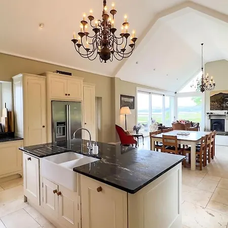 Ballyeriston House
